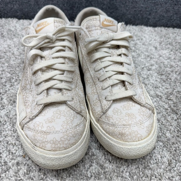 Nike Blazer Low 77 SE Daisy Jacquard Sesame Shoes DR9955 100 women's size 11 - Picture 2 of 8